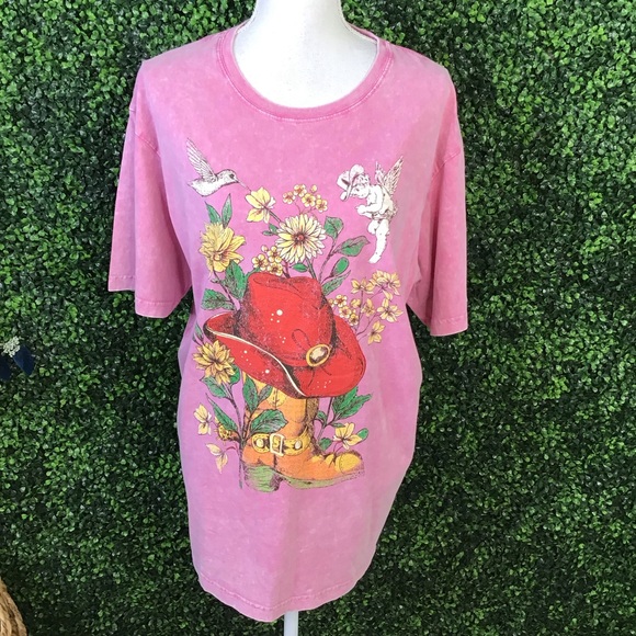 NWT btq Pink Graphic western floralT-Shirt oversized fit